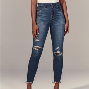 Abercrombie Curve Love black jean